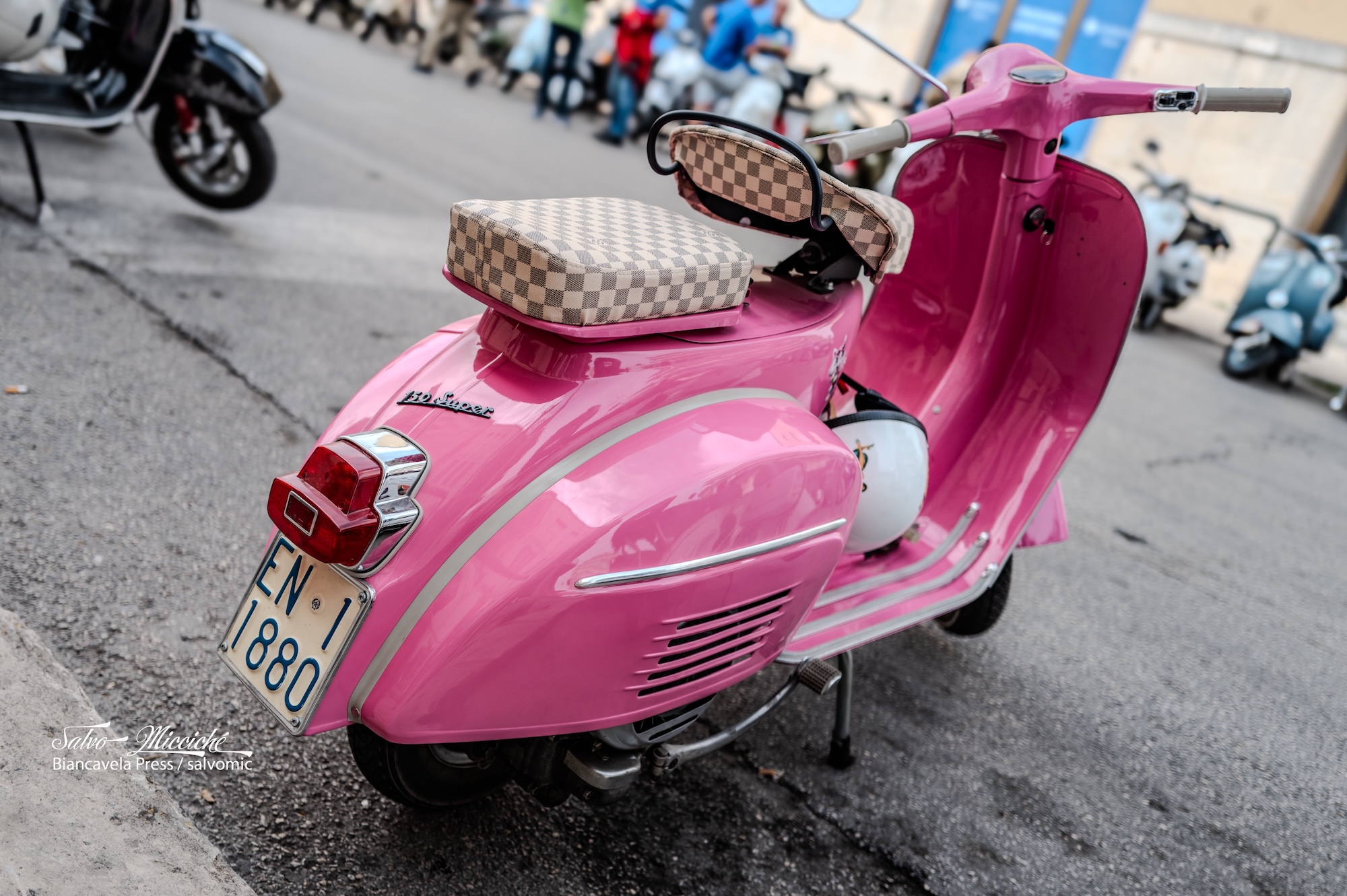 A Ragusa ...come le Vespe (Piaggio)